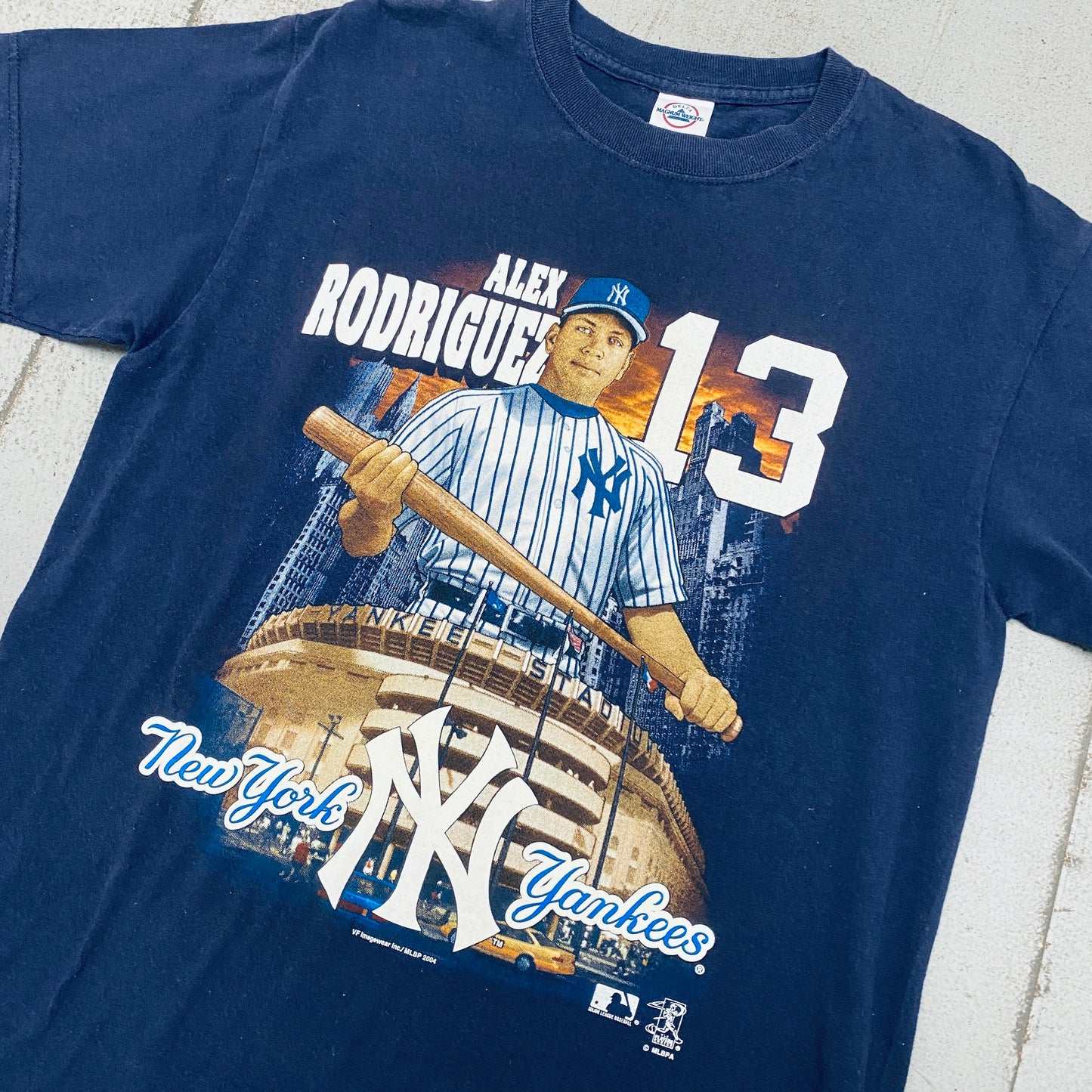 New York Yankees: 2004 Alex Rodriguez Graphic Tee (M)