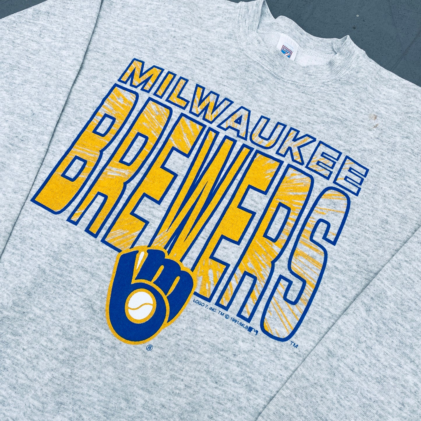 Milwaukee Brewers: 1991 Logo 7 Graphic Spellout Sweat (S/M)