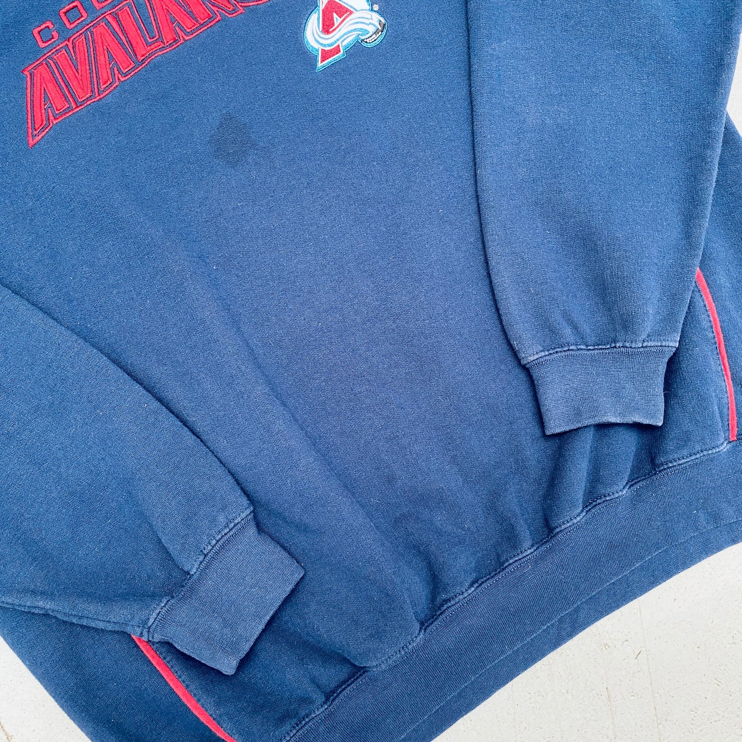 Colorado Avalanche: 1990's Lee Sport Embroidered Spellout Sweat (L)