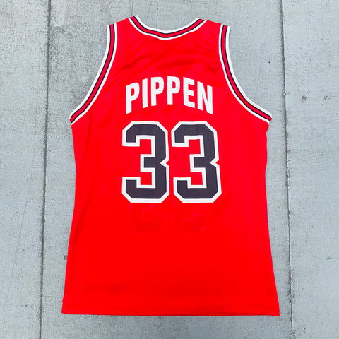 Chicago Bulls: Scottie Pippen 1995/96 Red Champion Jersey (M)