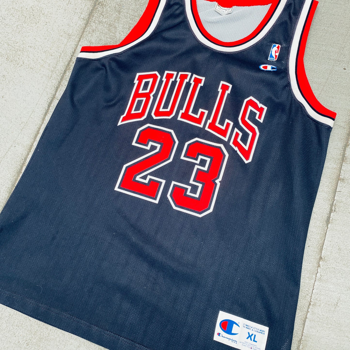 Chicago Bulls: Michael Jordan 1997/98 Black Champion Jersey (XL)