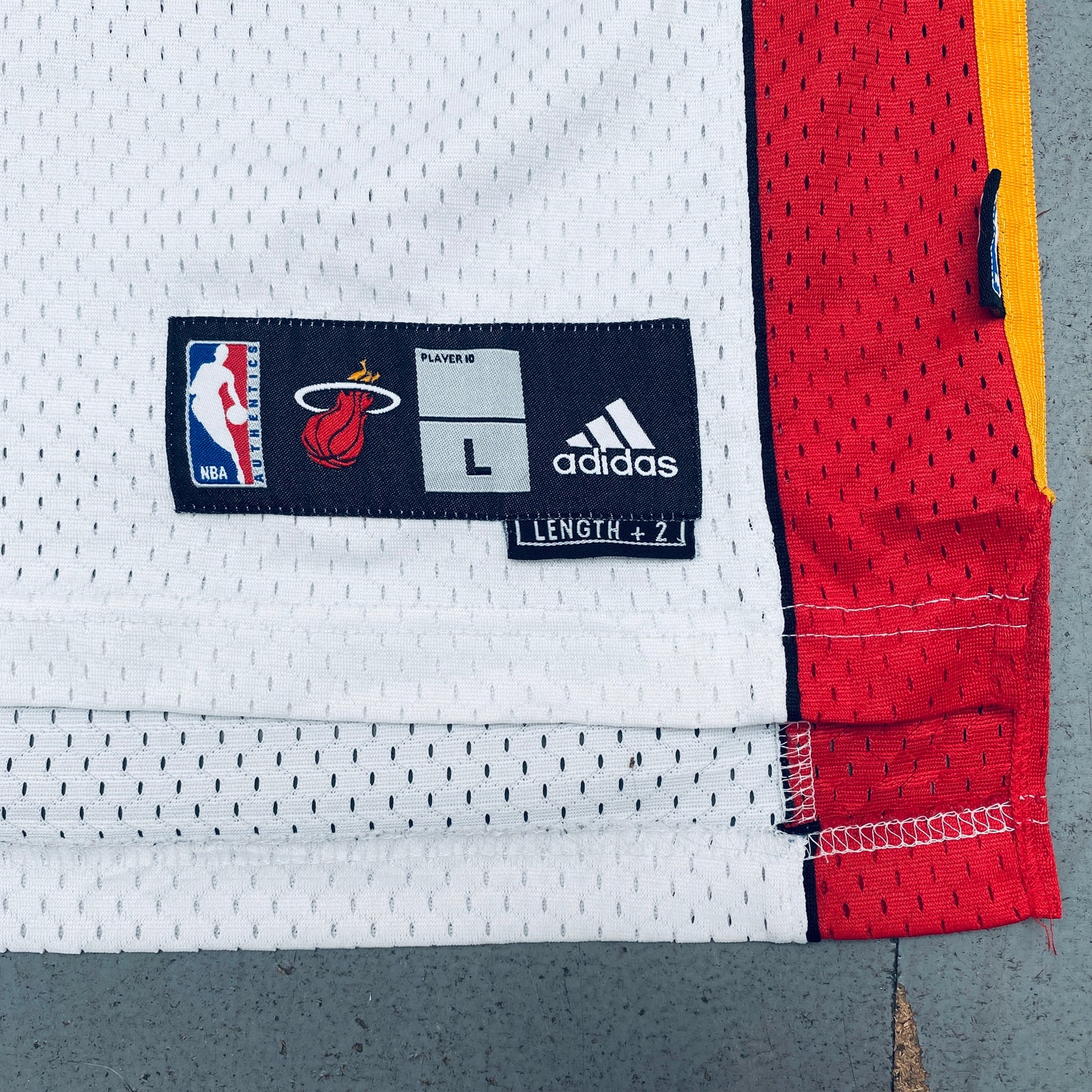 Miami Heat: Dwyane Wade 2006/07 White Adidas Stitched Jersey (L)