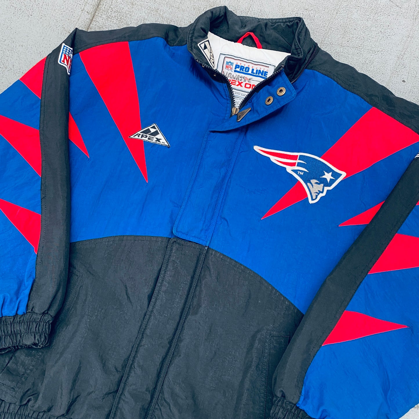 New England Patriots: 1990's Apex One Sharktooth Fullzip Proline Jacket (M)