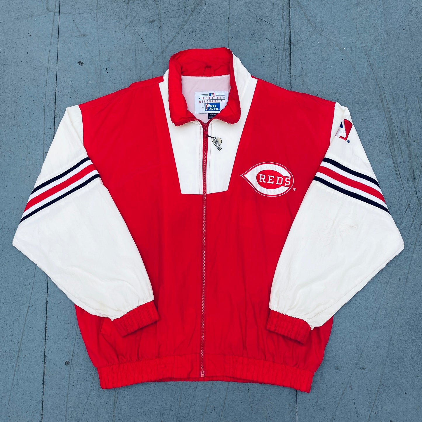 Cincinnati Reds: 1990's Pro Player Reverse Spellout Fullzip Windbreaker (XL)