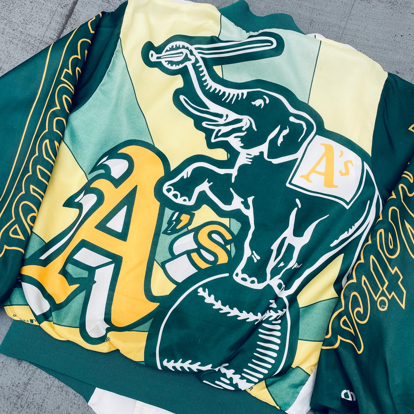 Oakland Athletics: 1989 Chalk Line Fanimation Bomber Jacket (S)