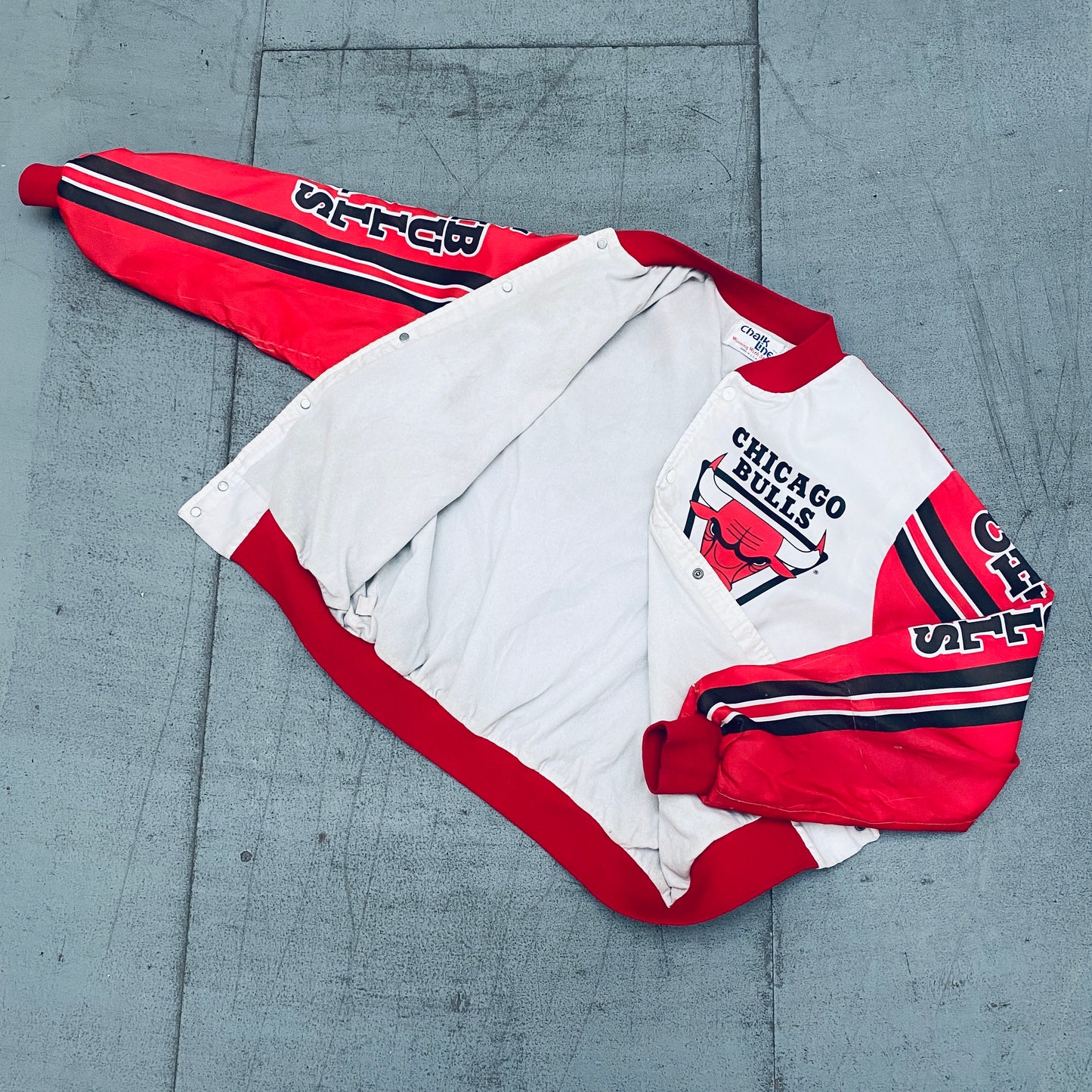 Chicago Bulls: 1990's Chalk Line Fanimation Bomber Jacket (XL)