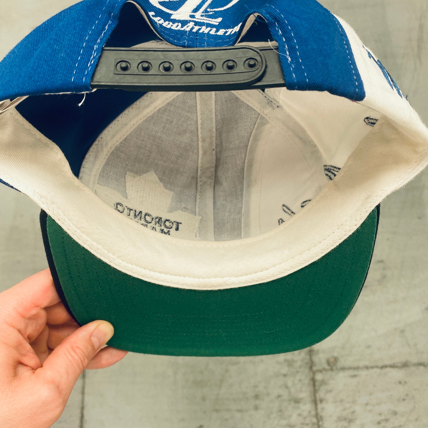 Toronto Maple Leafs: 1990's Logo Athletic Embroidered Snapback