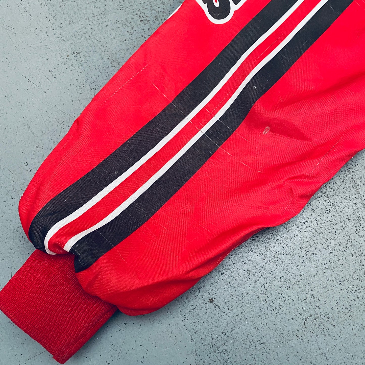 Chicago Bulls: 1990's Chalk Line Fanimation Bomber Jacket (XL)