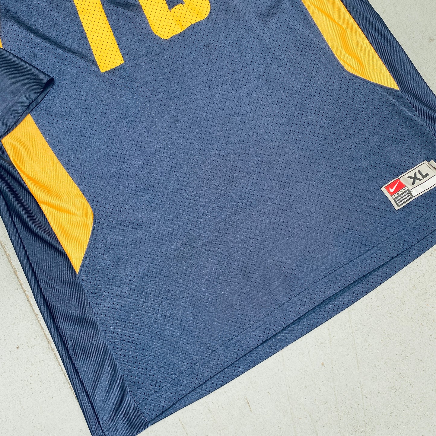 West Virginia Mountaineers: No. 10 "Steve Slaton" Nike Jersey (XL)