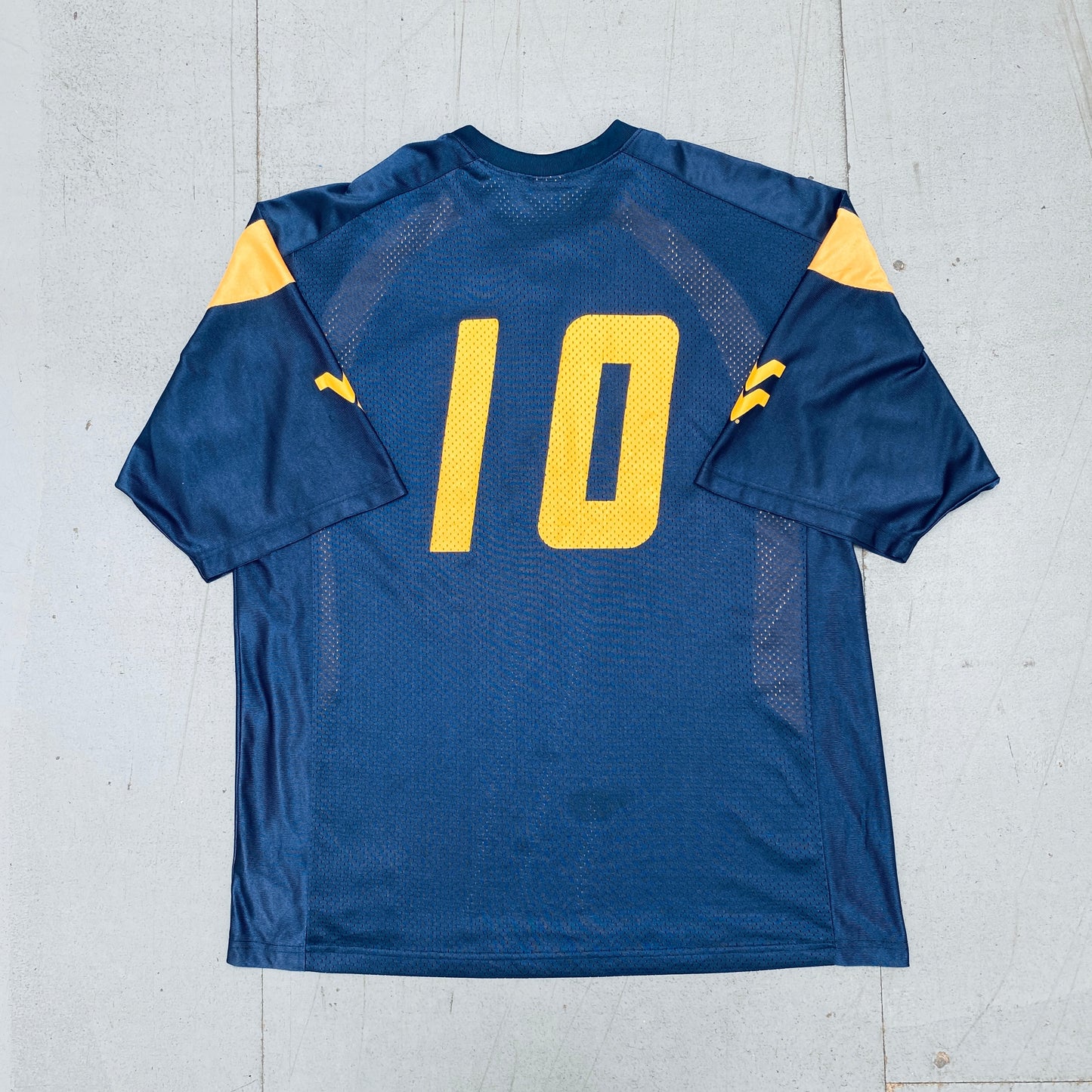 West Virginia Mountaineers: No. 10 "Steve Slaton" Nike Jersey (XL)